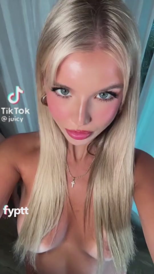 Hot Girl Making NSFW TikTok While Chilling On Her Bed
